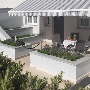 Znjan 50m ----seasun&relax---- Location Apartment